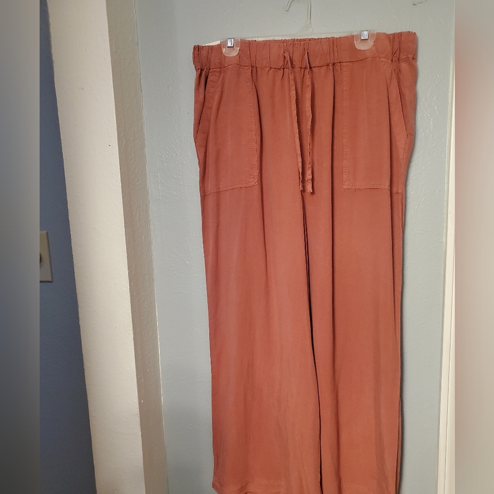 XXL Wide Leg Crop Pants (Dark Coral)